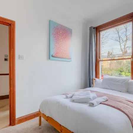 Apartment Spacious And Inviting 4bd Haggerston