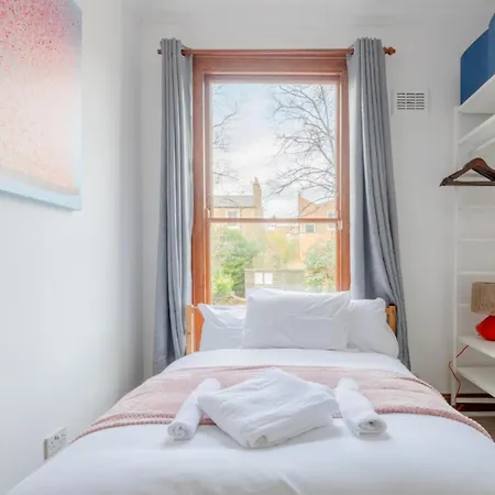 Apartment Spacious And Inviting 4bd Haggerston *