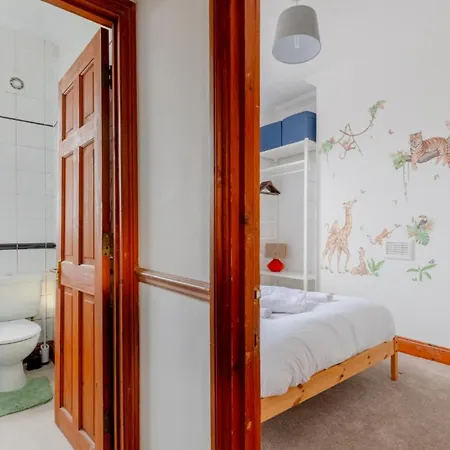 Spacious And Inviting 4bd Haggerston