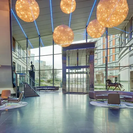 Radisson Blu Hotel, Canary Wharf East Hotel 4*