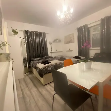 Apartment Da Giuseppe London
