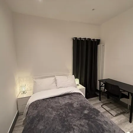 In Modernised Victorian House Guest house Croydon