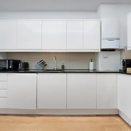 Modern 1 Bed Apartment- Kings Cross Station Apartment London