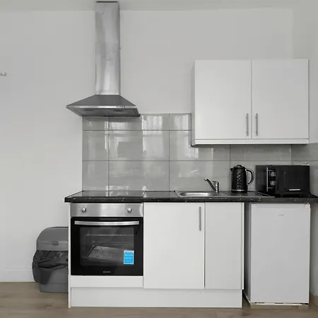 Startlet - On Elizabeth Line With Free Parking London