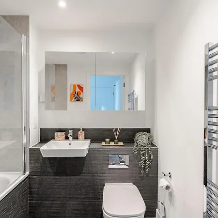 High-Spec Apartment- Prime East London - Near O2 Arena