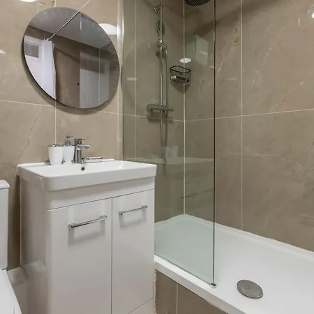 Apartment Shepherds Haven Luxury 4 Bed Flat With Self Check In *