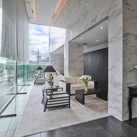 Station 1 Minute, Gym , Smart Tv , 1 Min To Westfield Centre * ロンドン