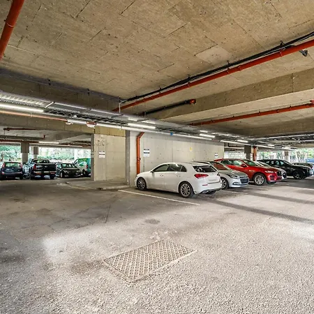 Luxury With Cinema Room, Gym, Parking And Game Apartment *