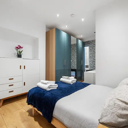 Holland Park Flat, 2bed 2bath, Breakfast, Lgf