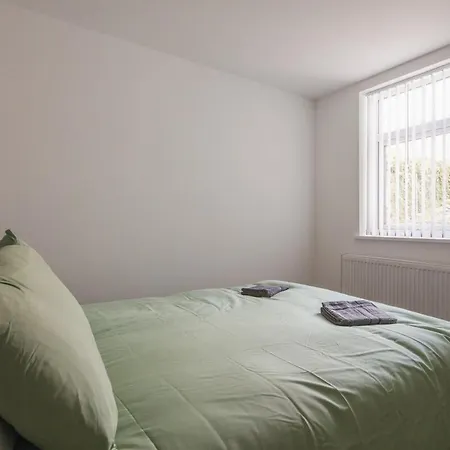 Spacious 3 Bedroom With Ps5 And Pool Table Near O2 Arena Canary Wharf And Elizabeth Line To *