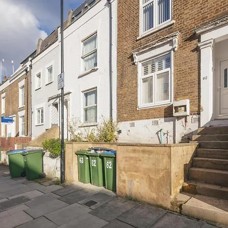 Apartment Spacious 3 Bedroom With Ps5 And Pool Table Near O2 Arena Canary Wharf And Elizabeth Line To London