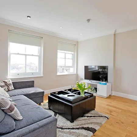 Large Modern 2 Bd Kensington No 8 公寓