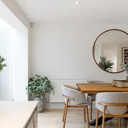 The Riverbank Hideaway Apartment