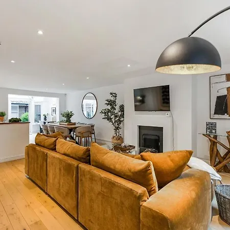 Apartment The Riverbank Hideaway London