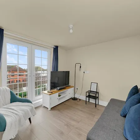 Cosy On Elizabeth Line - Free Parking * London