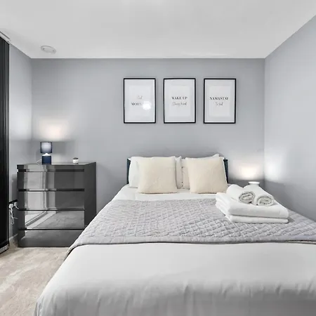 Apartment 2-bedroom Short Term & Flexible Renting Canary Wharf *