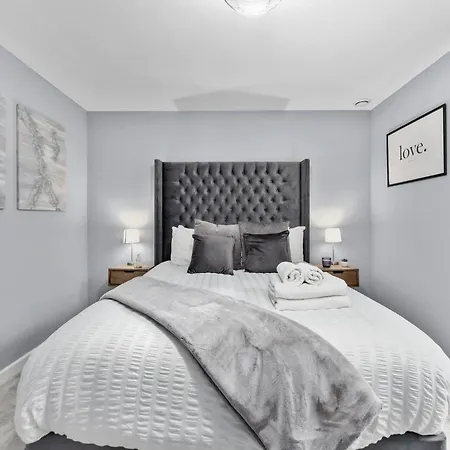 2-bedroom Short Term & Flexible Renting Canary Wharf London