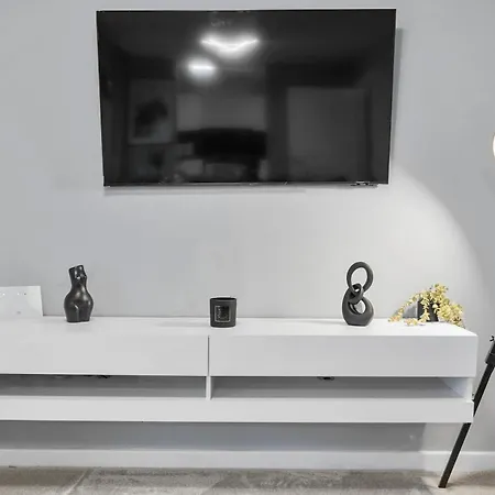 2-bedroom Short Term & Flexible Renting Canary Wharf * London