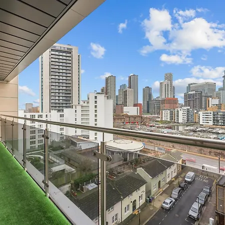 2-bedroom Short Term & Flexible Renting Canary Wharf Apartment