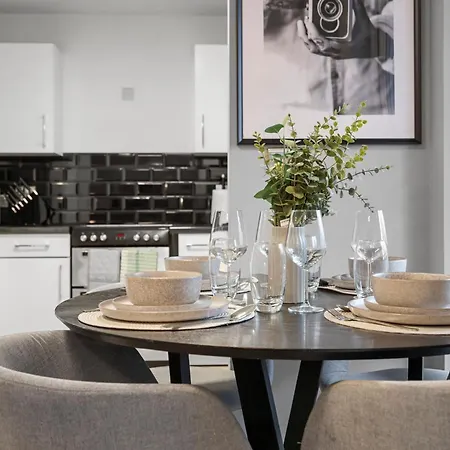 2-bedroom Short Term & Flexible Renting Canary Wharf London