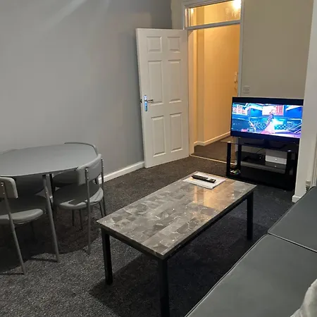 Great 2 Bed Apartment London