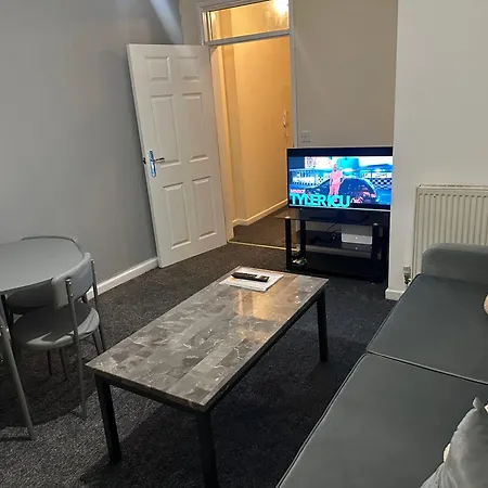 Great 2 Bed Apartment London
