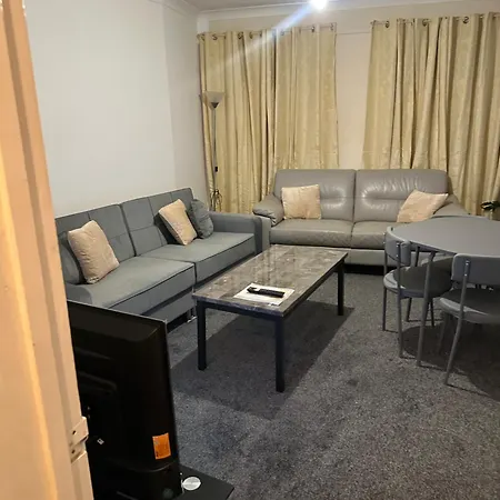 Great 2 Bed Apartment London