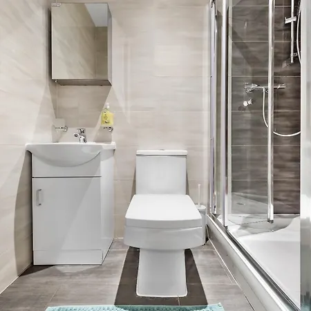 Luxury 2br Flat In Battersea *