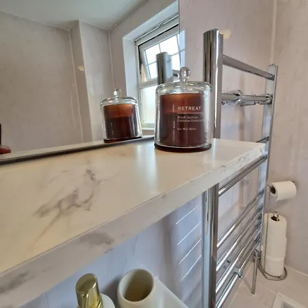 Apartment New Luxury Near Wembley - Free Parking & Wifi