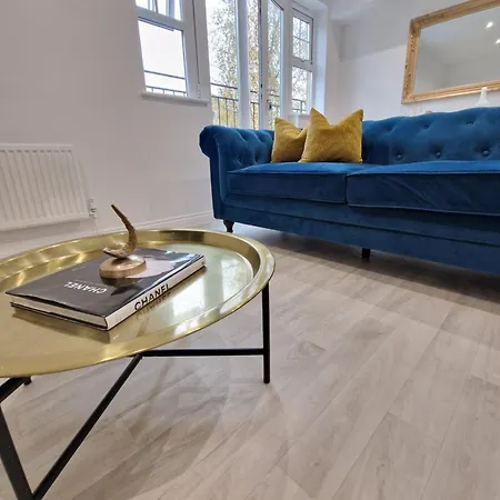 Apartment New Luxury Near Wembley - Free Parking & Wifi