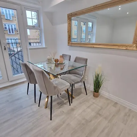 Apartment New Luxury Near Wembley - Free Parking & Wifi