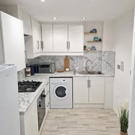 Apartment New Luxury Near Wembley - Free Parking & Wifi