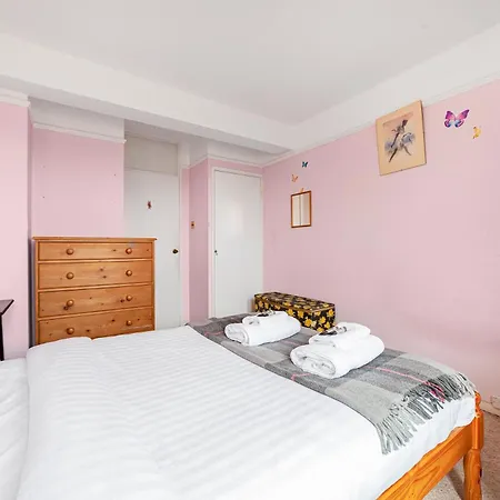 Elegant 1br Flat With Balcony & View, Walworth Apartamento Londres