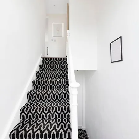 Appartement Gillespie Road By Morethanstays