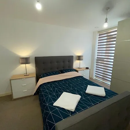 2br-sleeps4-parking-balcony-nearcitycentre Apartment
