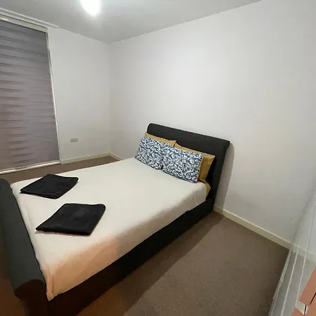 2br-sleeps4-parking-balcony-nearcitycentre Apartment *