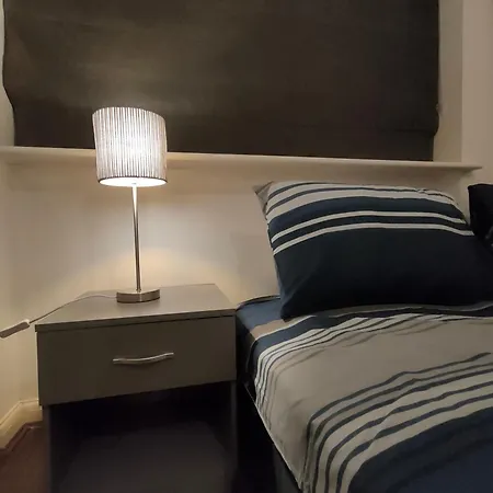 דירה Free Parking 4 Beds Flat 15 Min Train To Victoria Bridge St Paul Cathedral לונדון