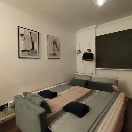 Free Parking 4 Beds Flat 15 Min Train To Victoria Bridge St Paul Cathedral *