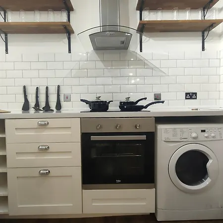 Free Parking 4 Beds Flat 15 Min Train To Victoria Bridge St Paul Cathedral *