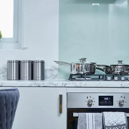 Appartement Sleek Gem Of London -2 Bedroom With Parking