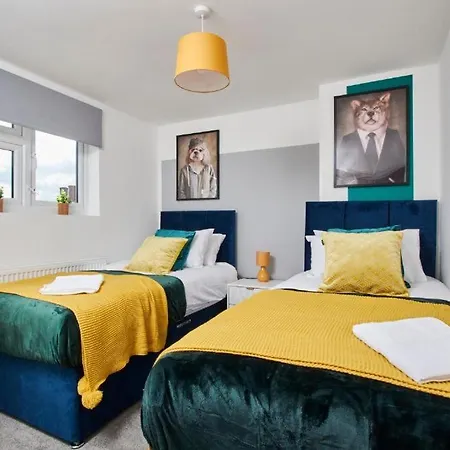 Sleek Gem Of London -2 Bedroom With Parking *