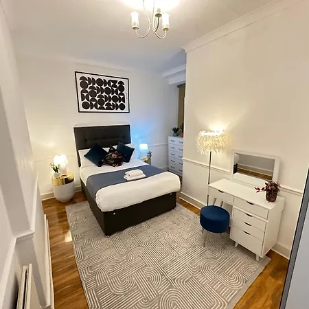 Oxford St Luxurious Apartment *