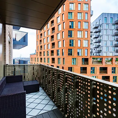 Gorgeous 1br With Balcony, 2min Tottenham Hale Tube * London