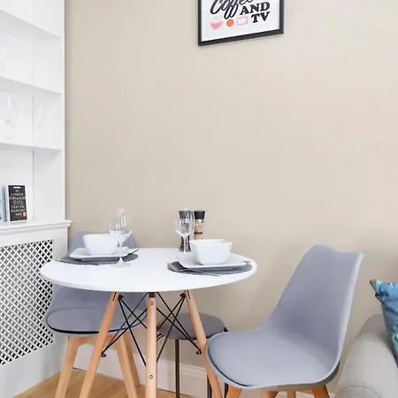 Soho - Sleeps 6 - Amazing Location * London