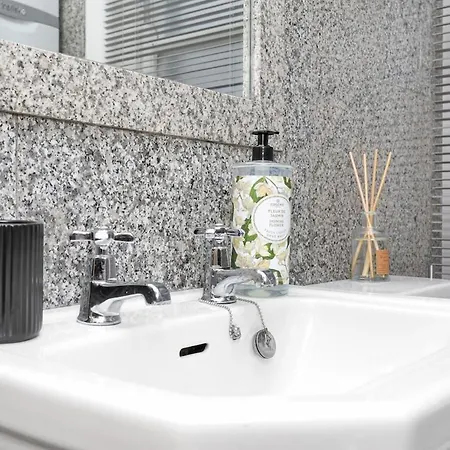 Soho - Sleeps 6 - Amazing Location London