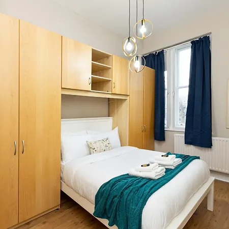 Exquisite 1br, 5min Kensington Olympia Tube