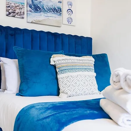 Bridge Compact Apartment, Sleeps 3 , Tube 3 Mins Walk , Zone 1 , Weekly Offers Apartment
