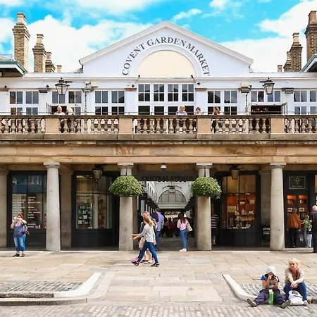 West End - Sleeps 5 - Amazing Location Apartment *