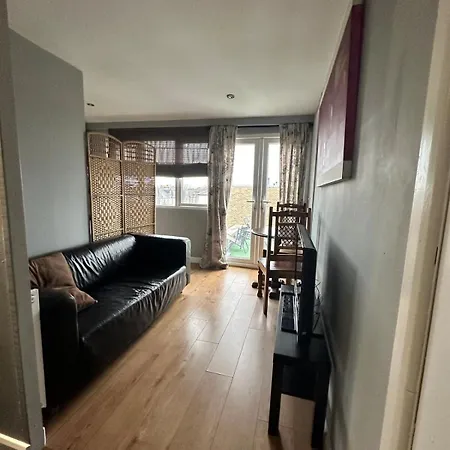 Bright Double With Large Patio Space Apartment