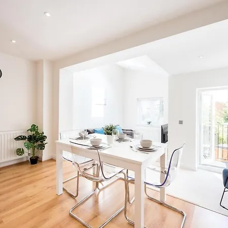 Space - - 2 Bed - 2 Bath - Balcony - Parking Space Apartment *